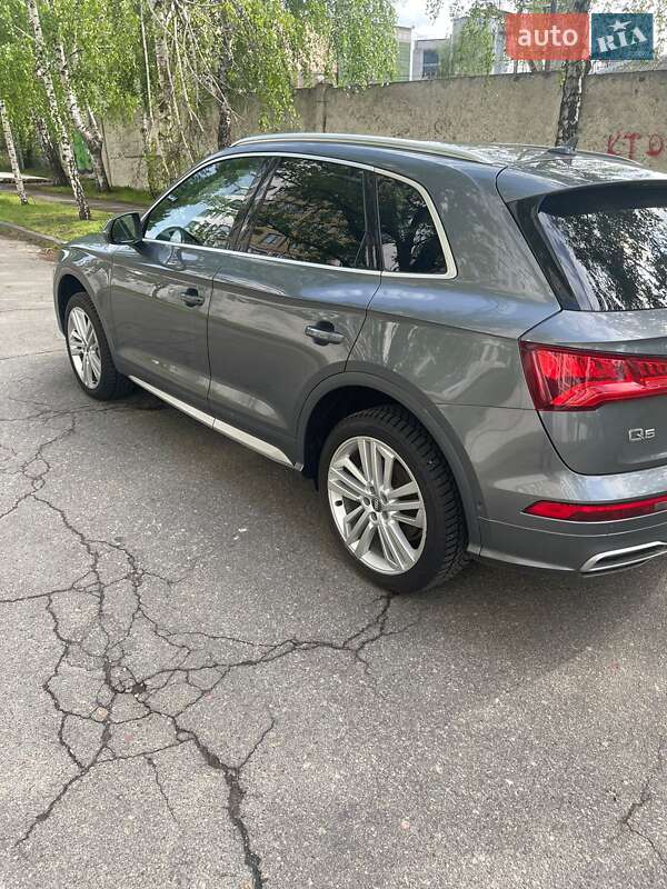 Позашляховик / Кросовер Audi Q5 2017 в Києві