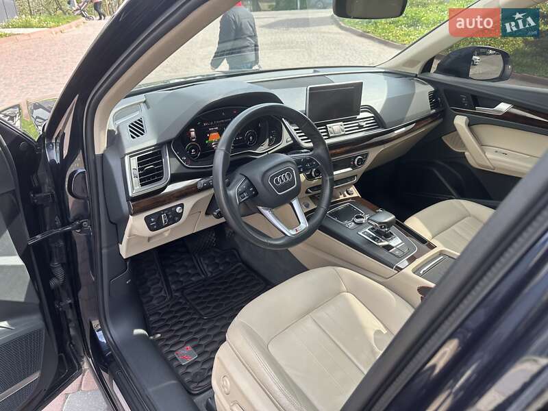 Внедорожник / Кроссовер Audi Q5 2020 в Ивано-Франковске