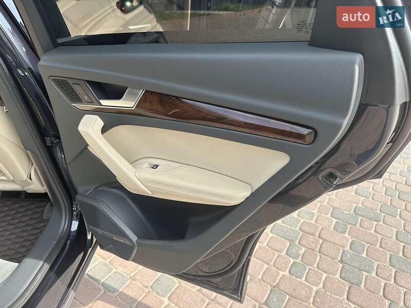 Внедорожник / Кроссовер Audi Q5 2020 в Ивано-Франковске