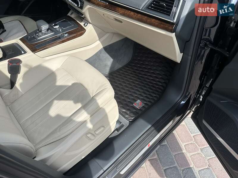 Внедорожник / Кроссовер Audi Q5 2020 в Ивано-Франковске