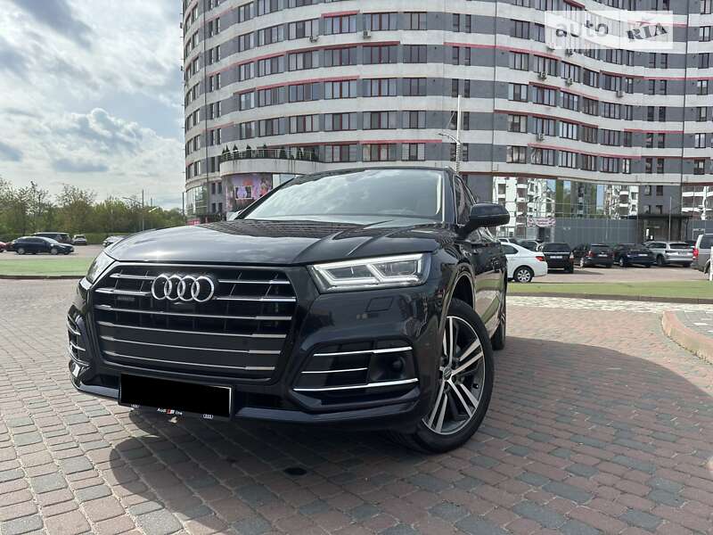 Внедорожник / Кроссовер Audi Q5 2020 в Ивано-Франковске