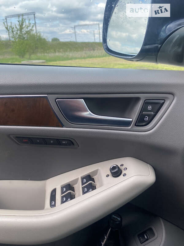 Позашляховик / Кросовер Audi Q5 2010 в Мостиській