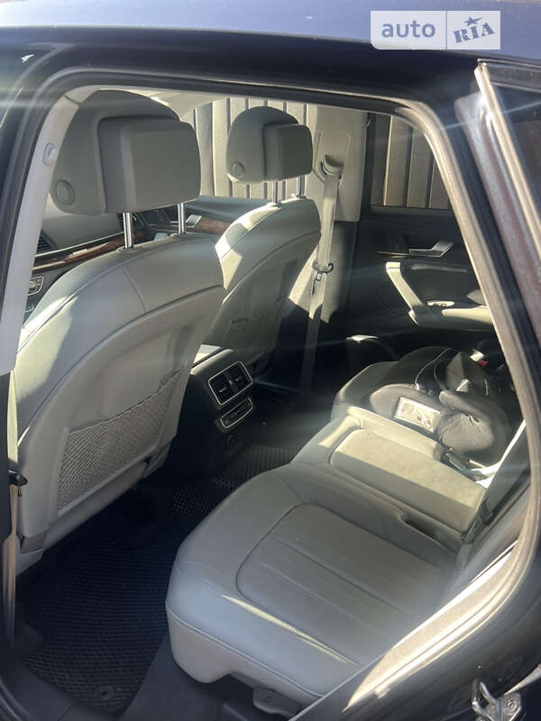 Внедорожник / Кроссовер Audi Q5 2017 в Тячеве фото 6 Внедорожник / Кроссовер Audi Q5 2017 в Тячеве