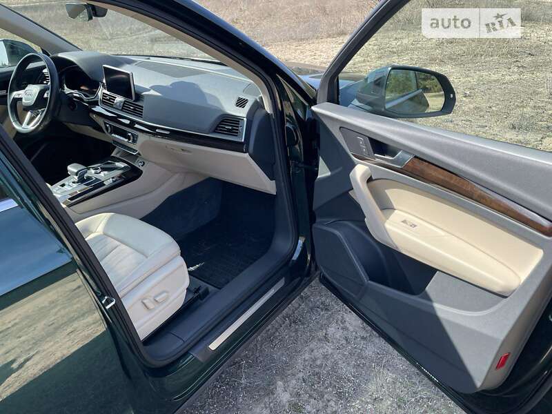 Внедорожник / Кроссовер Audi Q5 2018 в Днепре