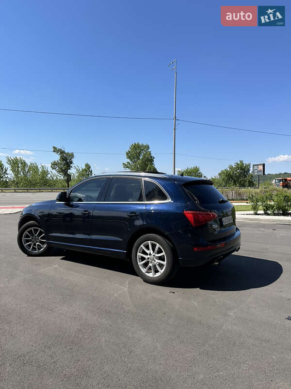Внедорожник / Кроссовер Audi Q5 2011 в Киеве