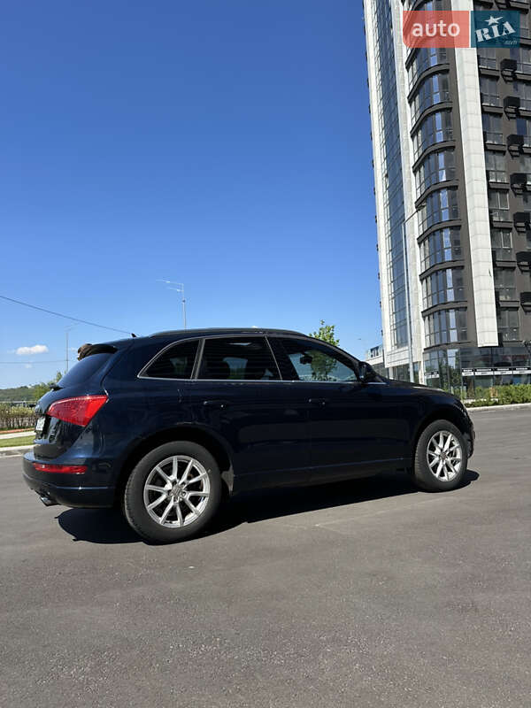 Внедорожник / Кроссовер Audi Q5 2011 в Киеве