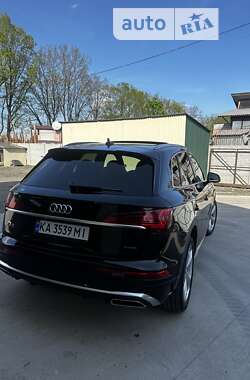 Внедорожник / Кроссовер Audi Q5 2022 в Киеве