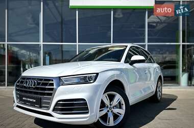 Внедорожник / Кроссовер Audi Q5 2017 в 