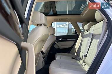 Внедорожник / Кроссовер Audi Q5 2017 в 