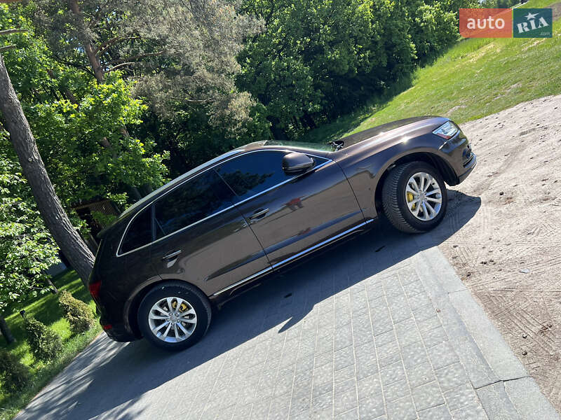 Внедорожник / Кроссовер Audi Q5 2015 в Владимире
