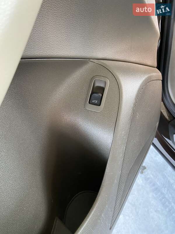 Внедорожник / Кроссовер Audi Q5 2011 в Луцке