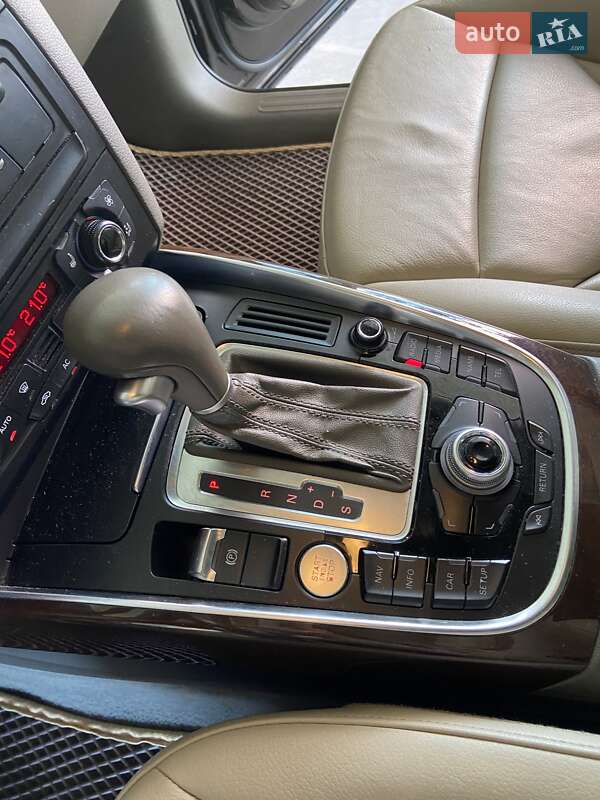 Внедорожник / Кроссовер Audi Q5 2011 в Луцке