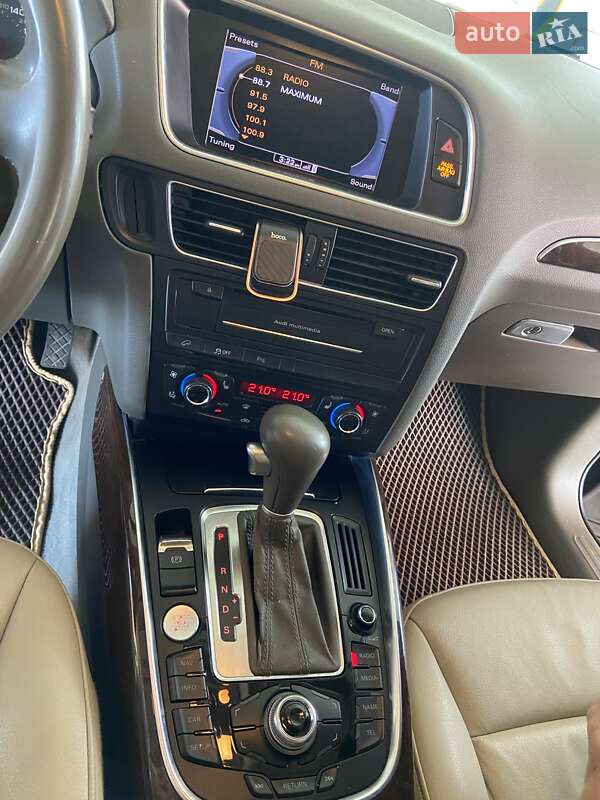 Внедорожник / Кроссовер Audi Q5 2011 в Луцке