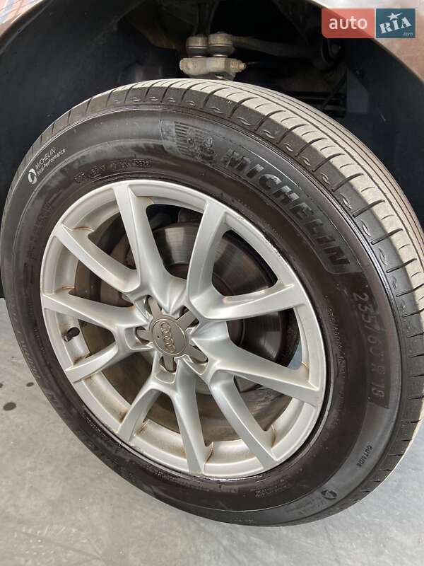 Внедорожник / Кроссовер Audi Q5 2011 в Луцке