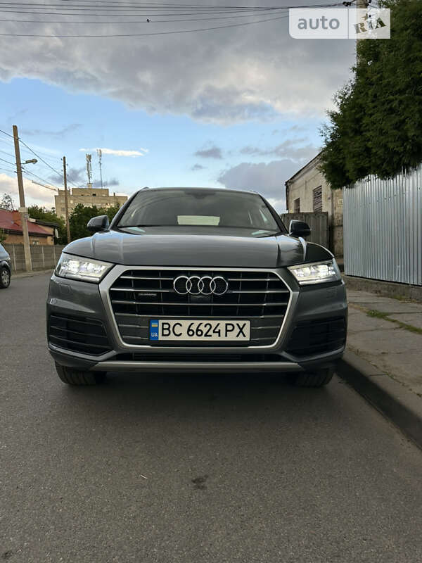 Позашляховик / Кросовер Audi Q5 2017 в Львові