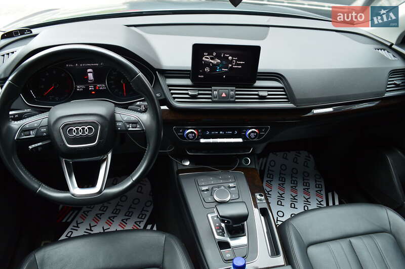 Позашляховик / Кросовер Audi Q5 2019 в Львові
