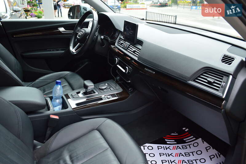 Позашляховик / Кросовер Audi Q5 2019 в Львові