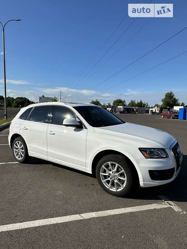 Внедорожник / Кроссовер Audi Q5 2011 в Луцке