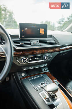Позашляховик / Кросовер Audi Q5 2017 в 