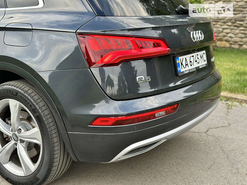 Позашляховик / Кросовер Audi Q5 2020 в Києві