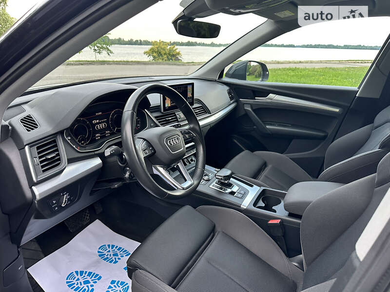 Позашляховик / Кросовер Audi Q5 2020 в Києві