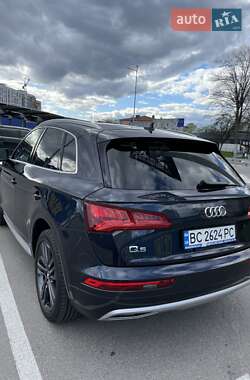 Внедорожник / Кроссовер Audi Q5 2017 в 