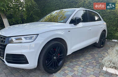 Позашляховик / Кросовер Audi Q5 2018 в 