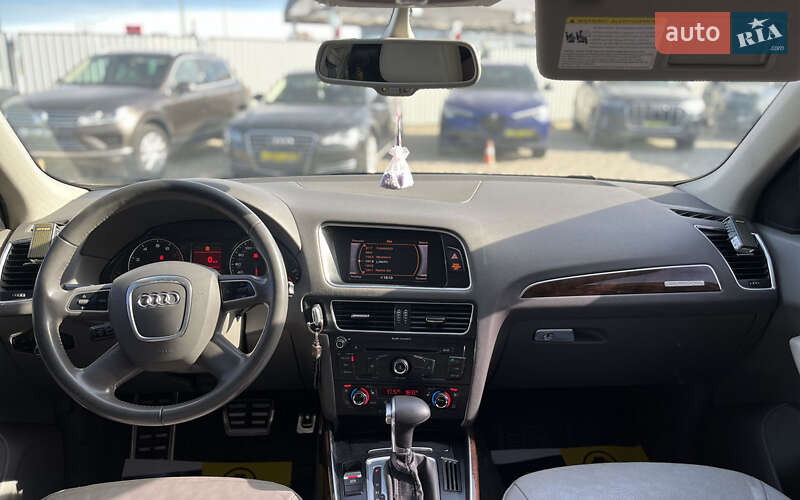 Внедорожник / Кроссовер Audi Q5 2010 в Мукачево