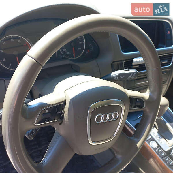 Внедорожник / Кроссовер Audi Q5 2011 в Запорожье