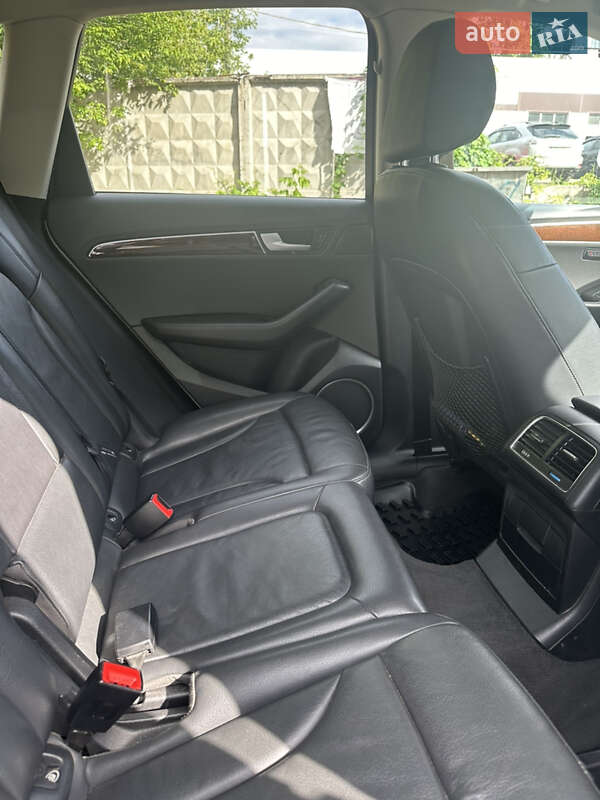 Внедорожник / Кроссовер Audi Q5 2011 в Киеве