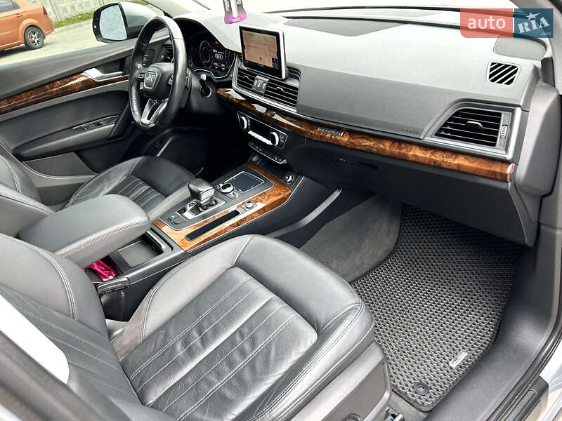 Внедорожник / Кроссовер Audi Q5 2017 в Хмельницком