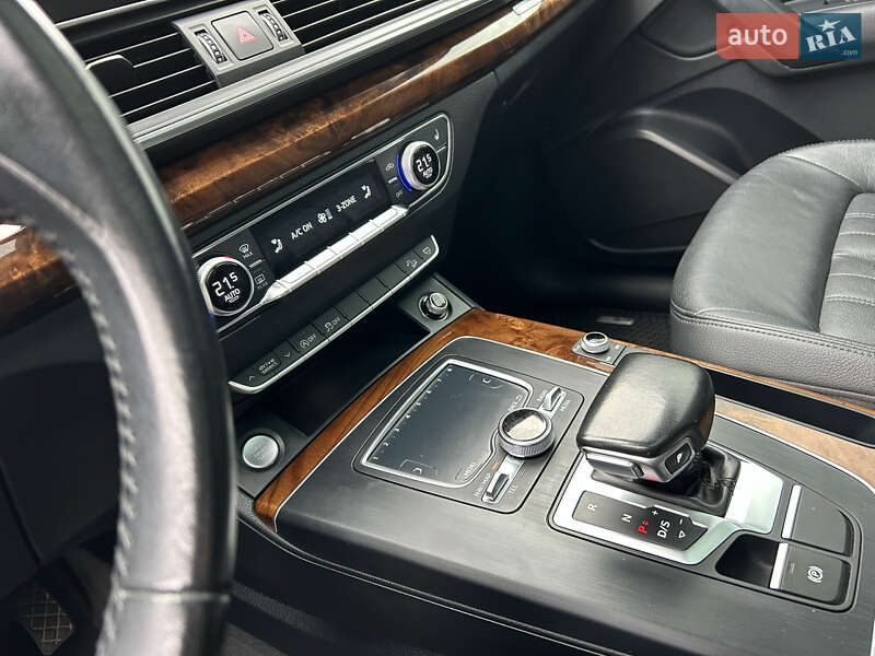 Внедорожник / Кроссовер Audi Q5 2017 в Хмельницком