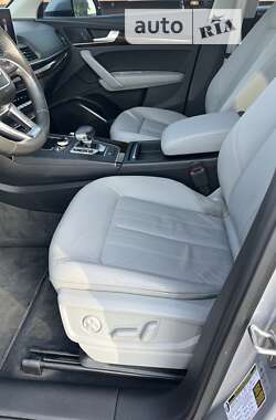Внедорожник / Кроссовер Audi Q5 2018 в 