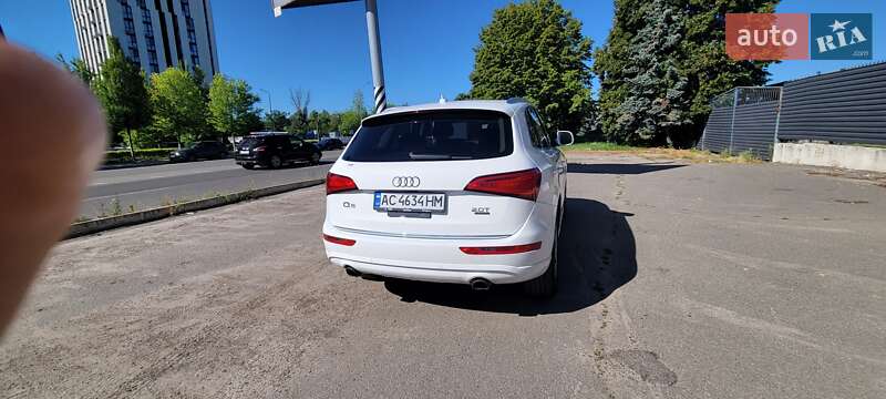Позашляховик / Кросовер Audi Q5 2015 в Києві