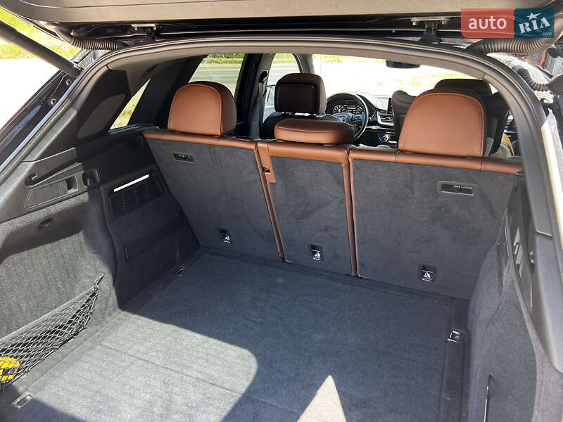 Внедорожник / Кроссовер Audi Q5 2019 в Ивано-Франковске