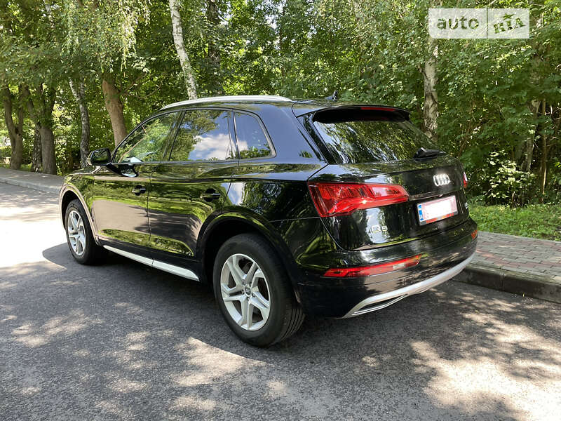 Внедорожник / Кроссовер Audi Q5 2017 в Луцке