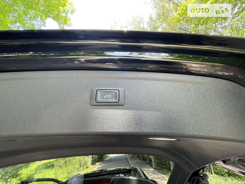 Внедорожник / Кроссовер Audi Q5 2017 в Луцке