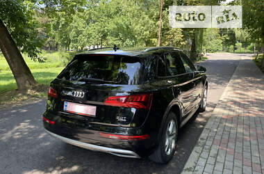 Внедорожник / Кроссовер Audi Q5 2017 в 