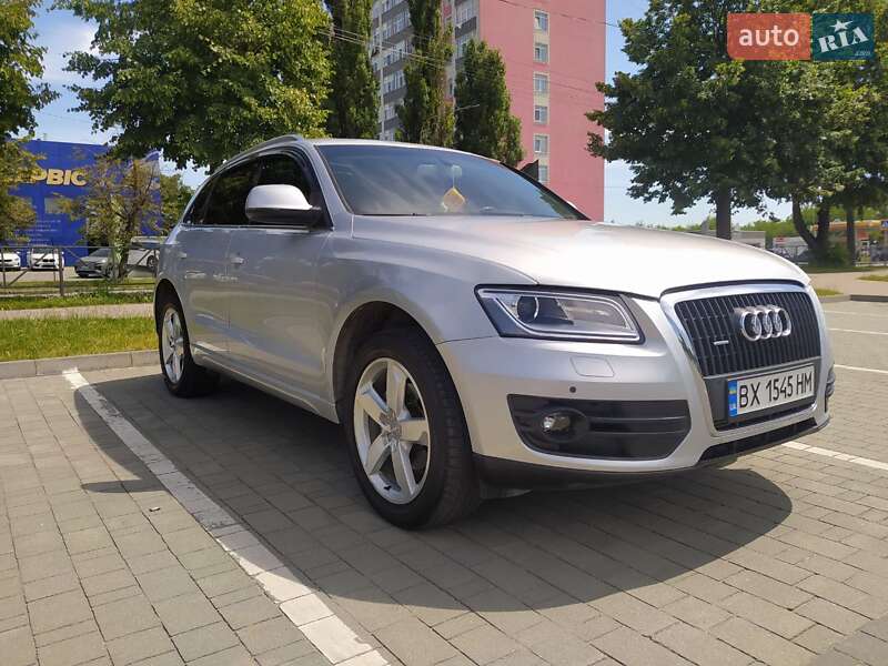 Внедорожник / Кроссовер Audi Q5 2011 в 
