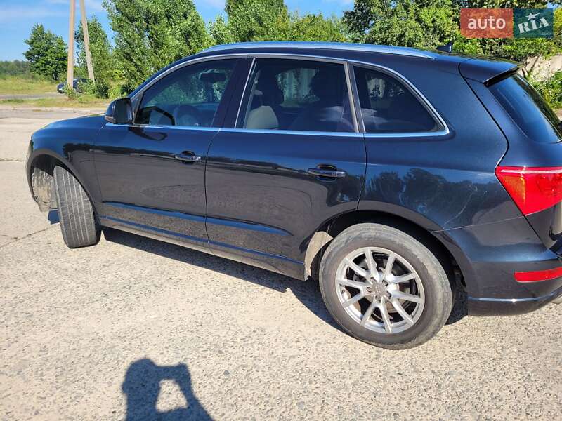 Внедорожник / Кроссовер Audi Q5 2011 в Киеве