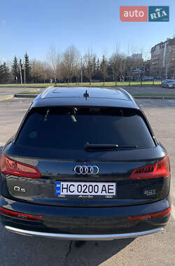 Внедорожник / Кроссовер Audi Q5 2017 в 