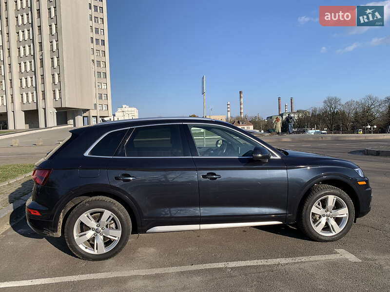 Внедорожник / Кроссовер Audi Q5 2017 в Львове
