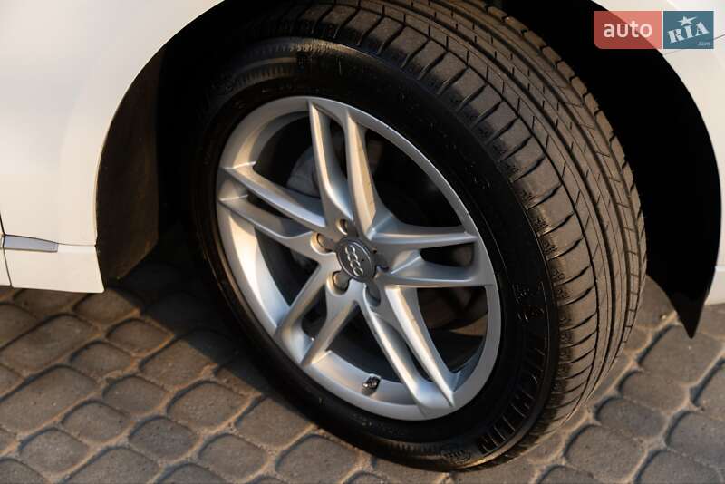 Позашляховик / Кросовер Audi Q5 2016 в Яворові