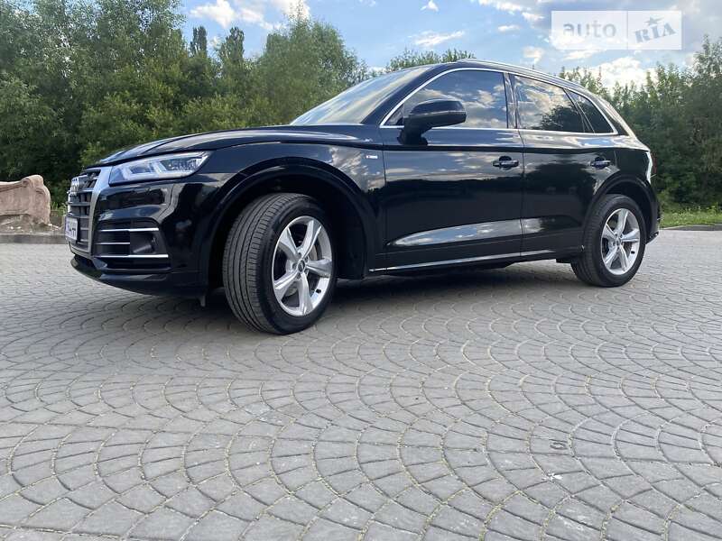 Внедорожник / Кроссовер Audi Q5 2017 в Луцке