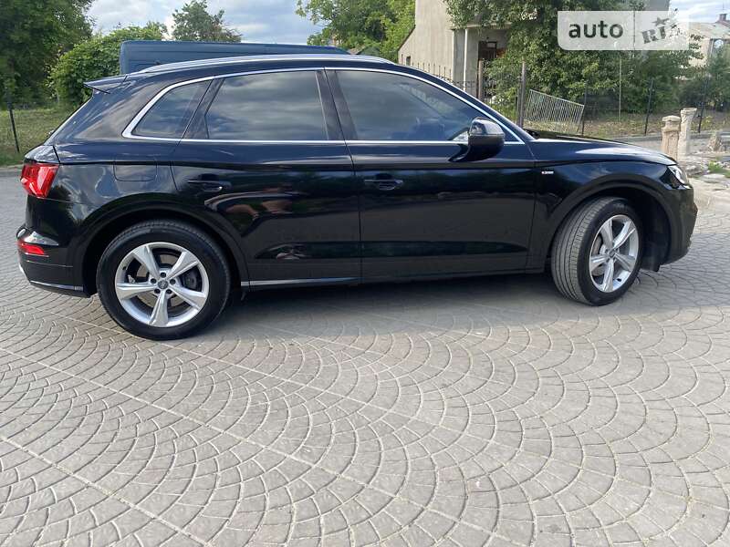 Внедорожник / Кроссовер Audi Q5 2017 в Луцке