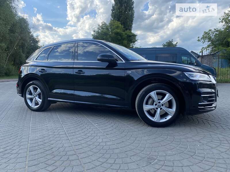 Внедорожник / Кроссовер Audi Q5 2017 в Луцке