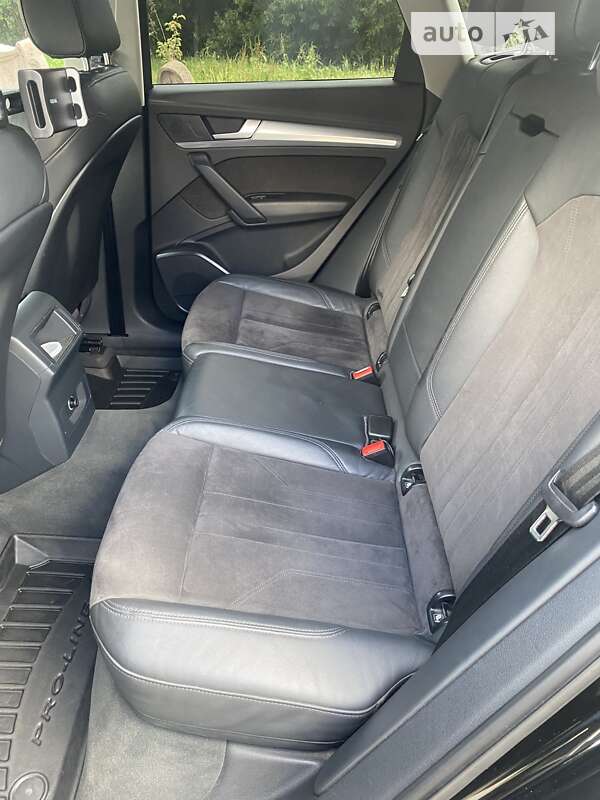 Внедорожник / Кроссовер Audi Q5 2017 в Луцке