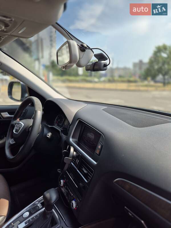 Внедорожник / Кроссовер Audi Q5 2014 в Киеве