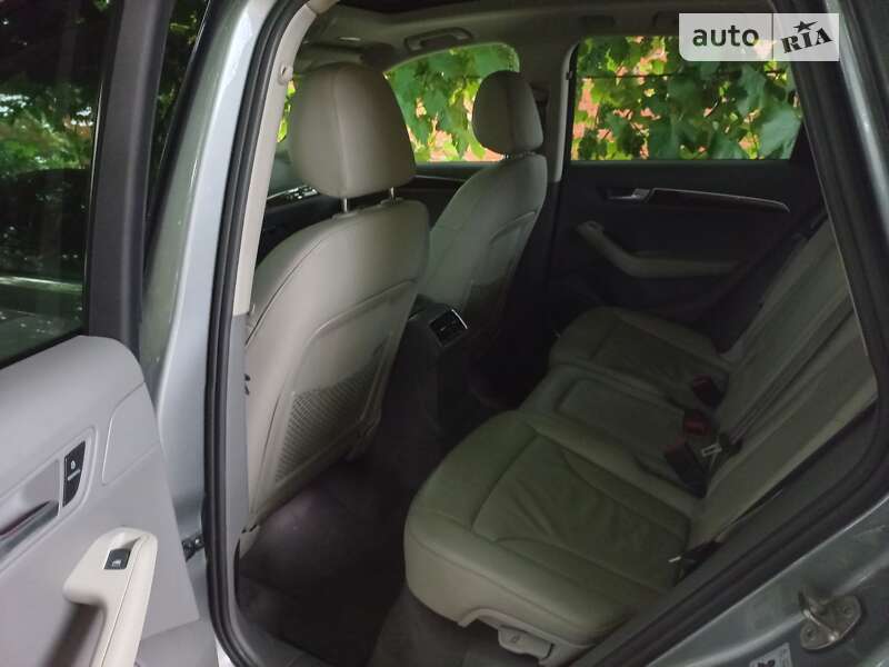 Внедорожник / Кроссовер Audi Q5 2011 в Луцке