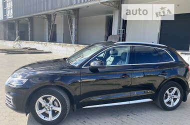 Позашляховик / Кросовер Audi Q5 2017 в Львові